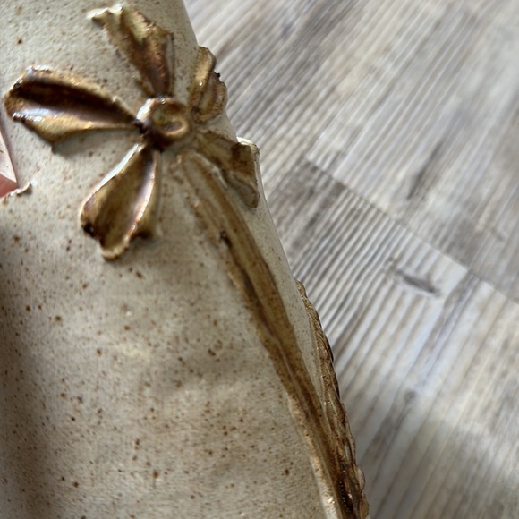 Beige Ceramic bud vase - Picture 3 of 4